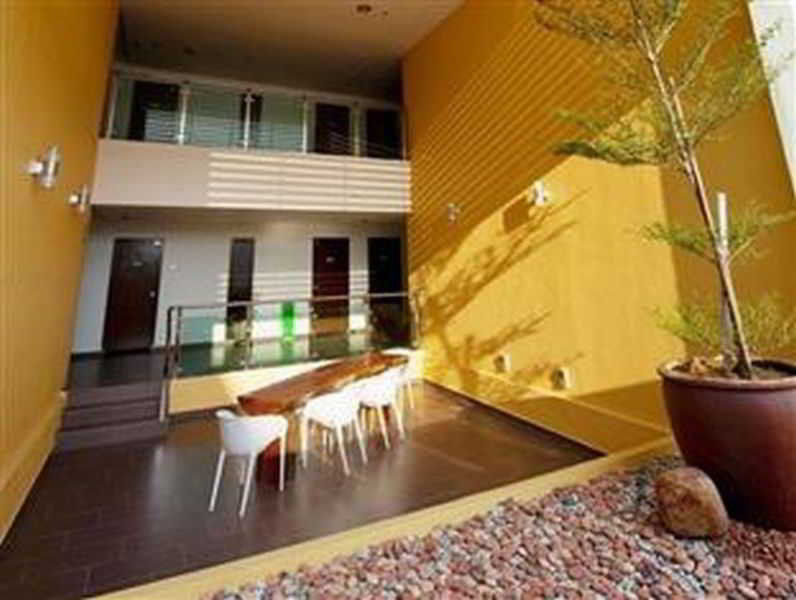 โรงแรม ดิ เอกซ์พลอเรอร์ Malacca ภายนอก รูปภาพ